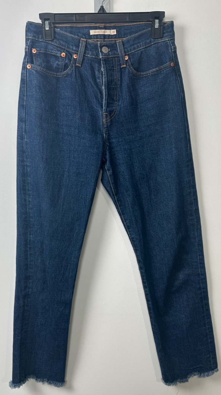 Levi's Premium Women's Size 27 Wedgie Straight Button Dark Wash Blue Raw Hem A3